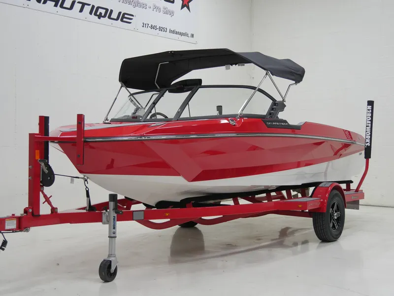 Slide: The Image of Nautique Ski Nautique 2019 - 5