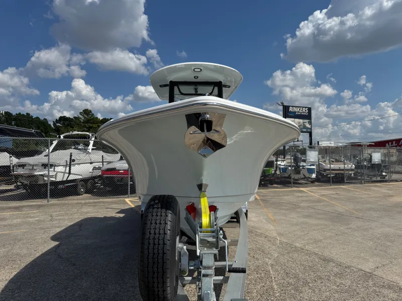 Slide: The Image of Sea Hunt Ultra 265 2026 - 4