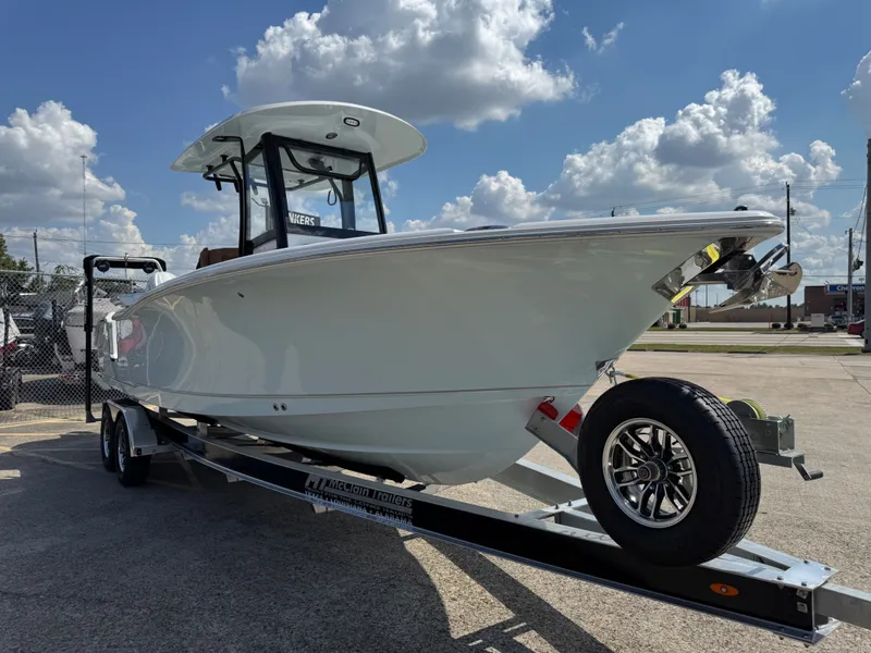 Slide: The Image of Sea Hunt Ultra 265 2026 - 7