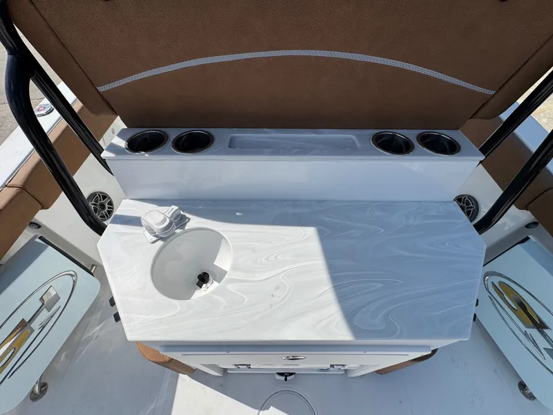 Slide: The Image of Sea Hunt Ultra 265 SE 2026 - 17