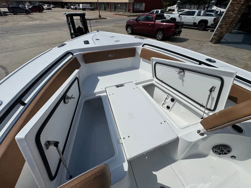 Slide: The Image of Sea Hunt Ultra 265 SE 2026 - 18