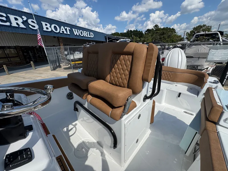 Slide: The Image of Sea Hunt Ultra 265 SE 2026 - 20