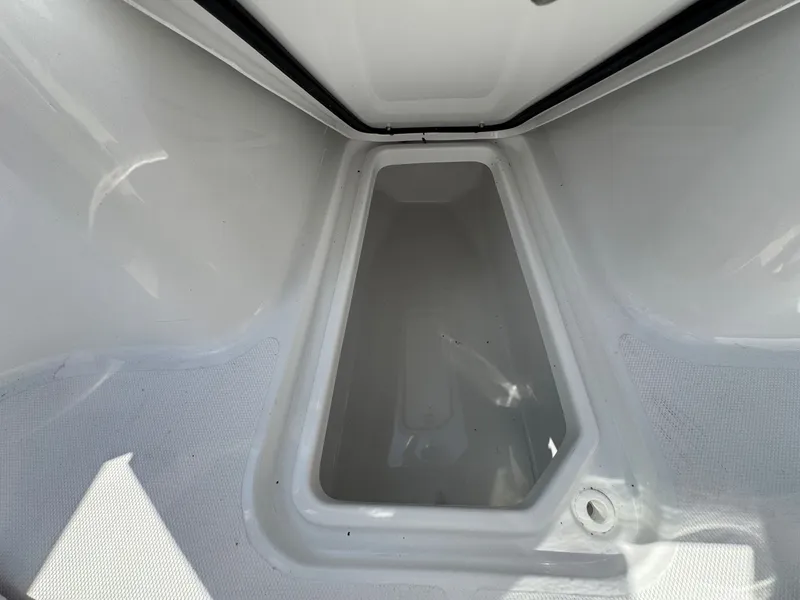 Slide: The Image of Sea Hunt Ultra 265 SE 2026 - 21