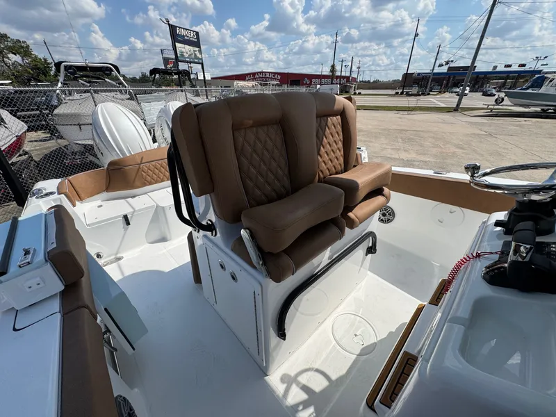 Slide: The Image of Sea Hunt Ultra 265 SE 2026 - 23