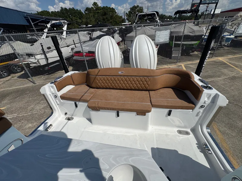 Slide: The Image of Sea Hunt Ultra 265 SE 2026 - 26