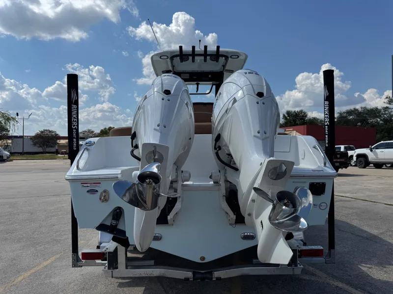 Slide: The Image of Sea Hunt Ultra 265 SE 2026 - 6