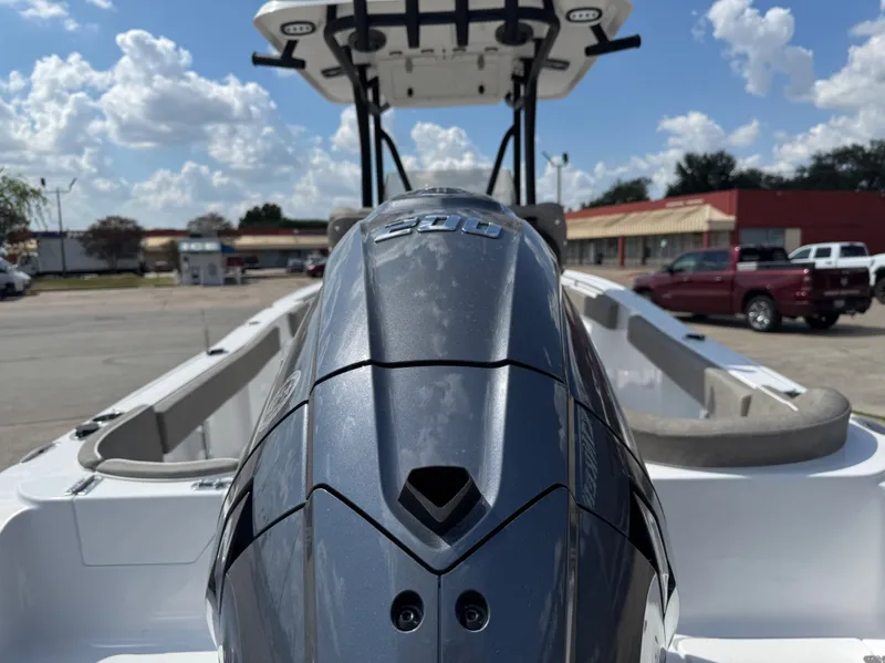 Slide: The Image of Sea Hunt Ultra 229 2026 - 11