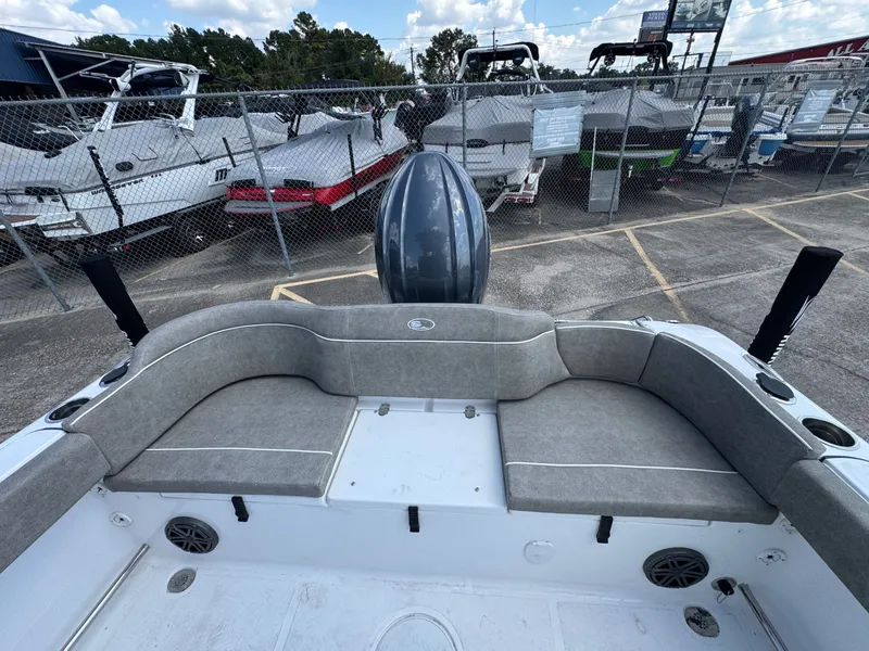 Slide: The Image of Sea Hunt Ultra 229 2026 - 25