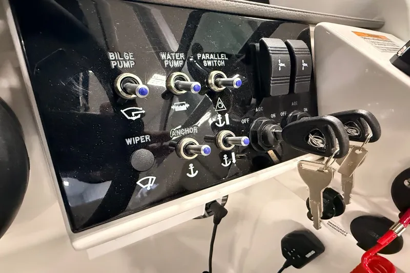Slide: The Image of Sea Ray SDX 290 Outboard 2026 - 20