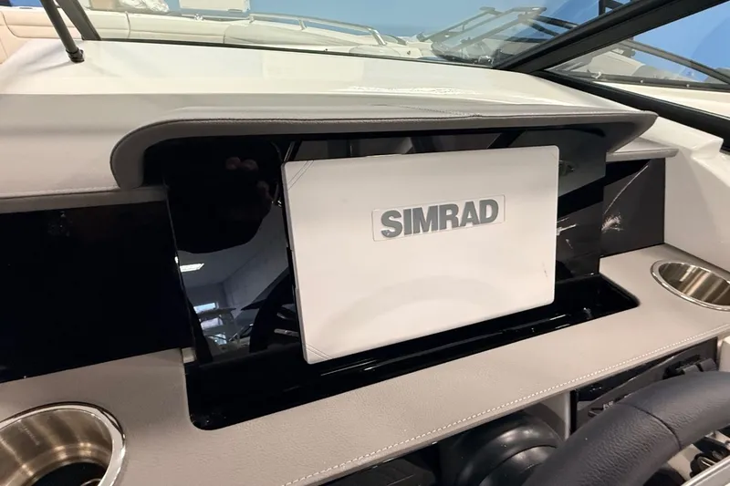 Slide: The Image of Sea Ray SDX 290 Outboard 2026 - 21