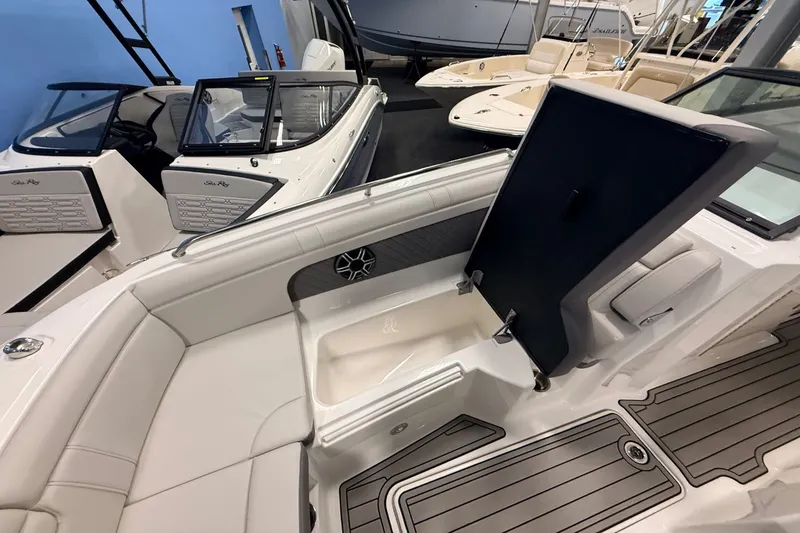 Slide: The Image of Sea Ray SDX 290 Outboard 2026 - 25