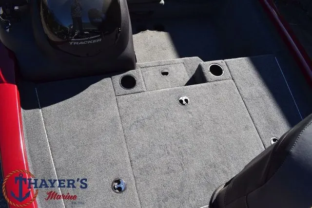 Slide: The Image of Tracker PRO175 2021 - 18