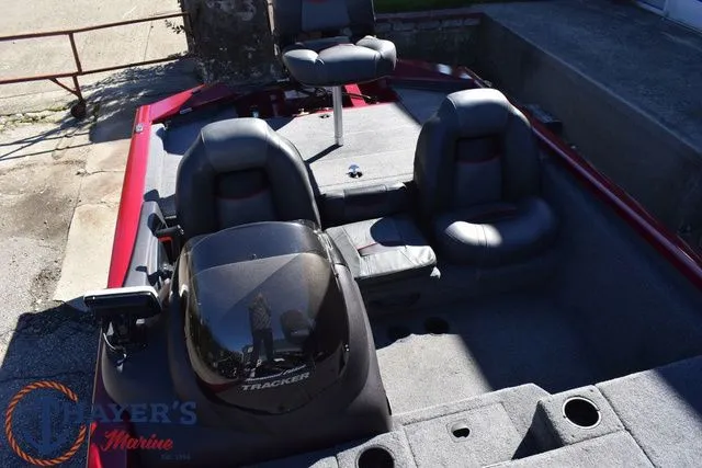 Slide: The Image of Tracker PRO175 2021 - 19