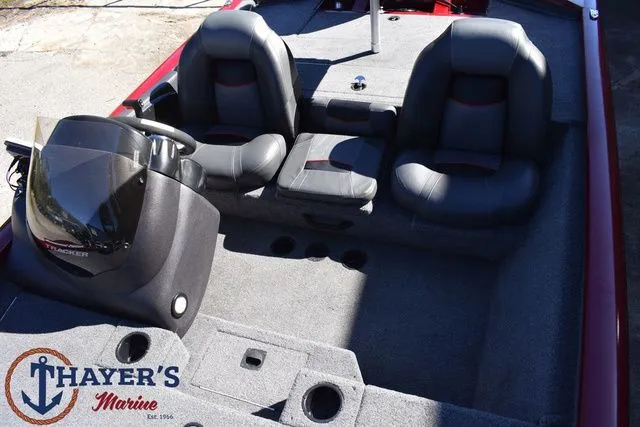 Slide: The Image of Tracker PRO175 2021 - 21