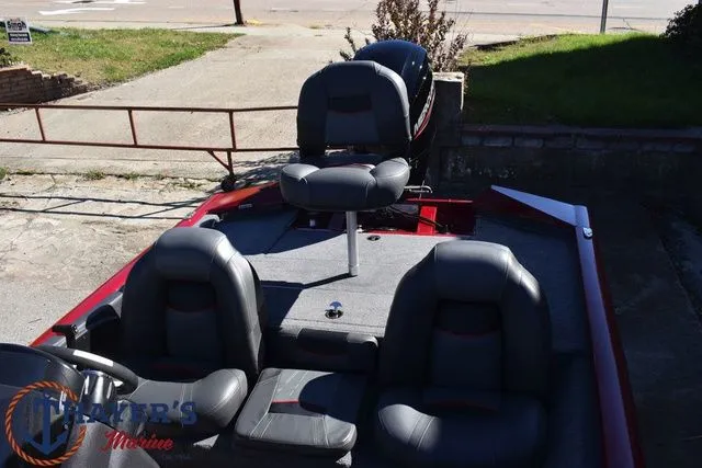 Slide: The Image of Tracker PRO175 2021 - 22