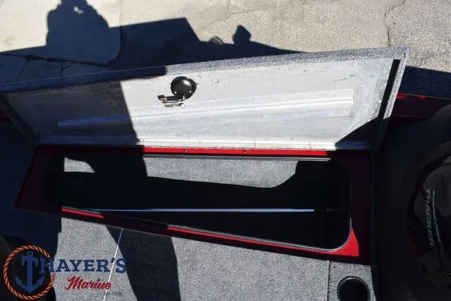 Slide: The Image of Tracker PRO175 2021 - 24