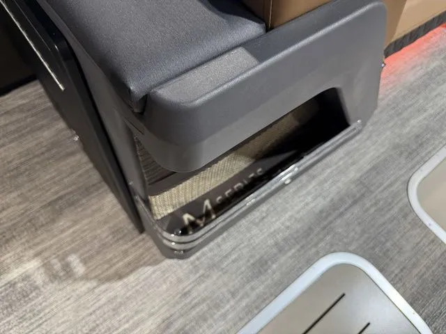 Slide: The Image of Bennington M Quad Bench 24 MSL Tritoon 2026 - 18