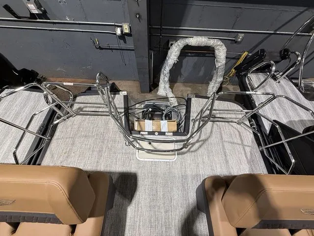 Slide: The Image of Bennington M Quad Bench 24 MSL Tritoon 2026 - 35