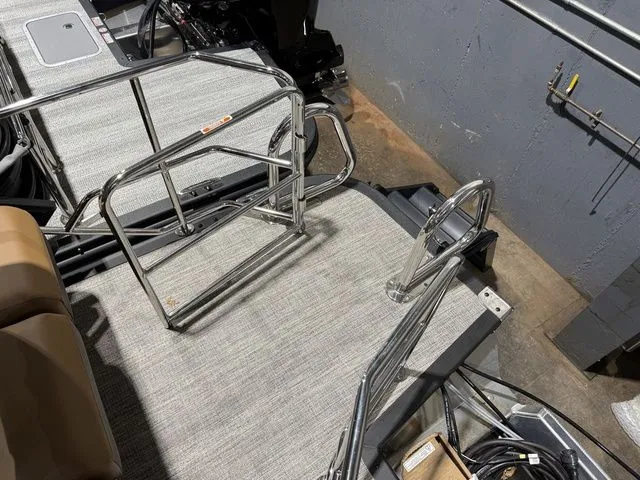 Slide: The Image of Bennington M Quad Bench 24 MSL Tritoon 2026 - 36