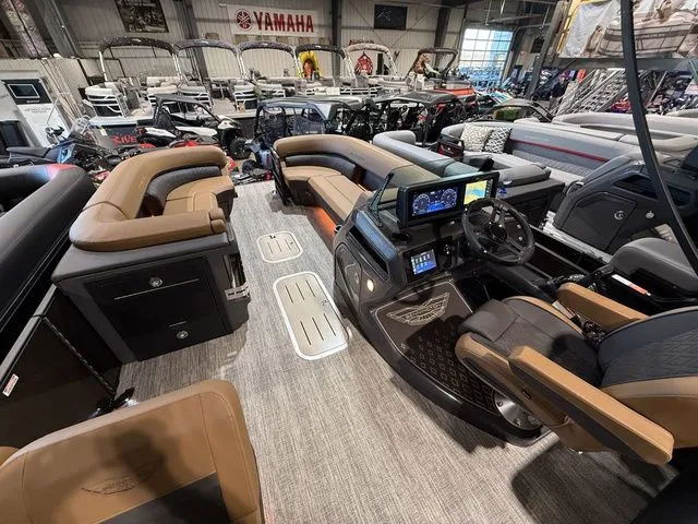 Slide: The Image of Bennington M Quad Bench 24 MSL Tritoon 2026 - 39