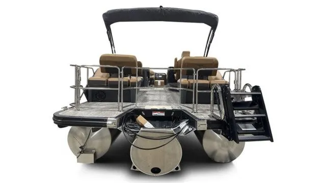 Slide: The Image of Bennington M Quad Bench 24 MSL Tritoon 2026 - 7