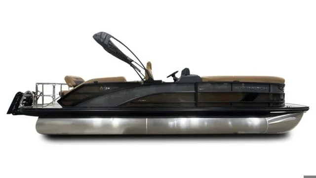 Slide: The Image of Bennington M Quad Bench 24 MSL Tritoon 2026 - 9