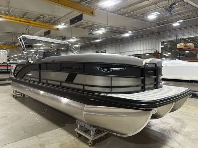 Slide: The Image of Bennington M Quad Bench 26 MSL Tritoon 2026 - 1