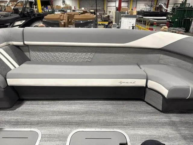 Slide: The Image of Bennington M Quad Bench 26 MSL Tritoon 2026 - 12