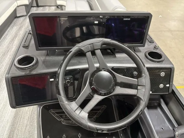 Slide: The Image of Bennington M Quad Bench 26 MSL Tritoon 2026 - 16