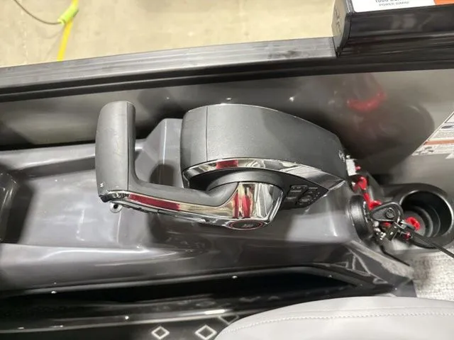 Slide: The Image of Bennington M Quad Bench 26 MSL Tritoon 2026 - 17