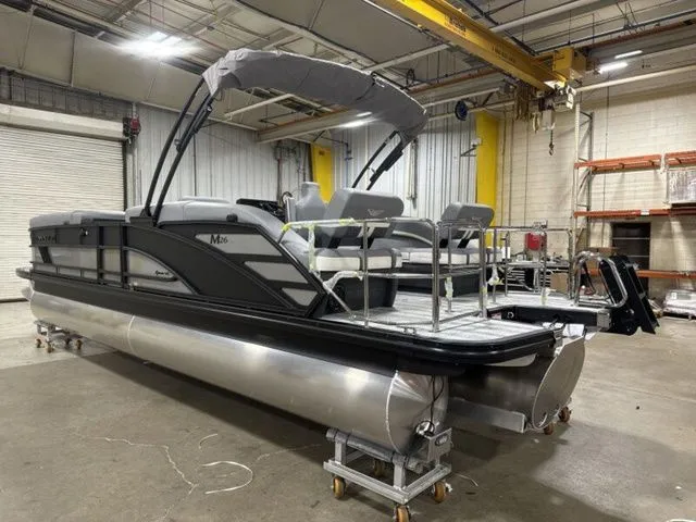 Slide: The Image of Bennington M Quad Bench 26 MSL Tritoon 2026 - 6