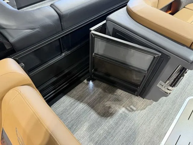 Slide: The Image of Bennington M Quad Bench 24 MSL Tritoon 2026 - 23