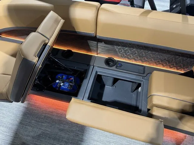 Slide: The Image of Bennington M Quad Bench 24 MSL Tritoon 2026 - 28