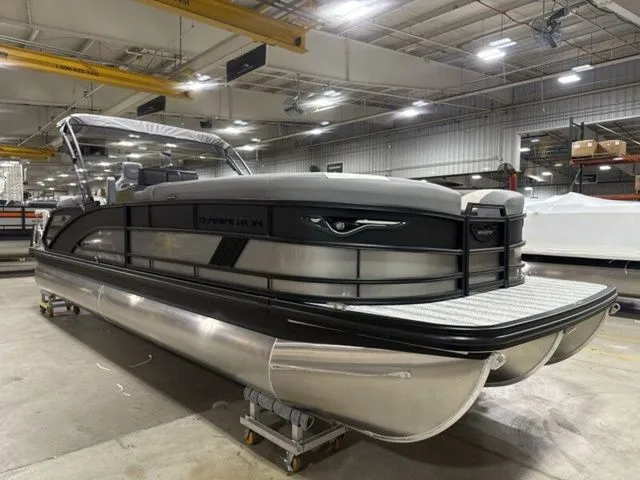 Slide: The Image of Bennington M Quad Bench 26 MSL Tritoon 2026 - 10