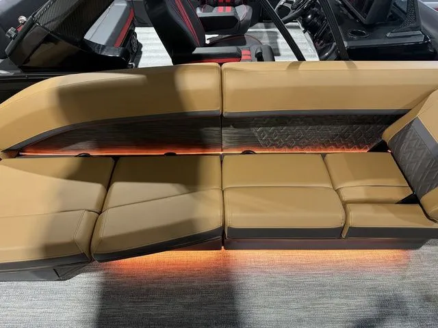 Slide: The Image of Bennington M Quad Bench 24 MSL Tritoon 2026 - 27