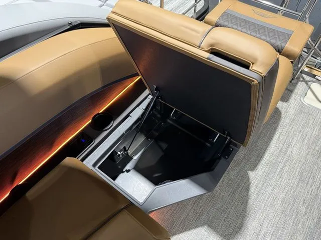 Slide: The Image of Bennington M Quad Bench 24 MSL Tritoon 2026 - 33