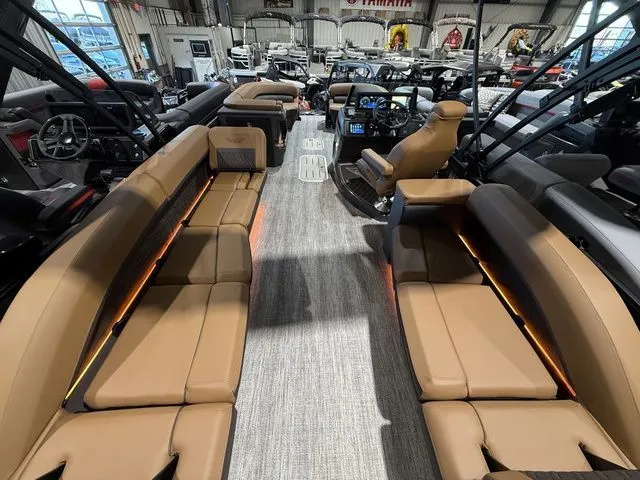 Slide: The Image of Bennington M Quad Bench 24 MSL Tritoon 2026 - 38