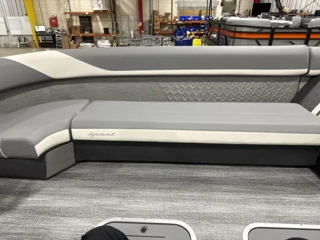 Slide: The Image of Bennington M Quad Bench 26 MSL Tritoon 2026 - 13