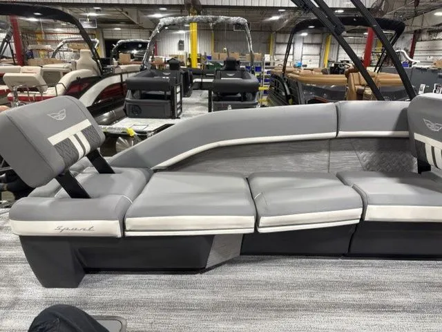 Slide: The Image of Bennington M Quad Bench 26 MSL Tritoon 2026 - 14