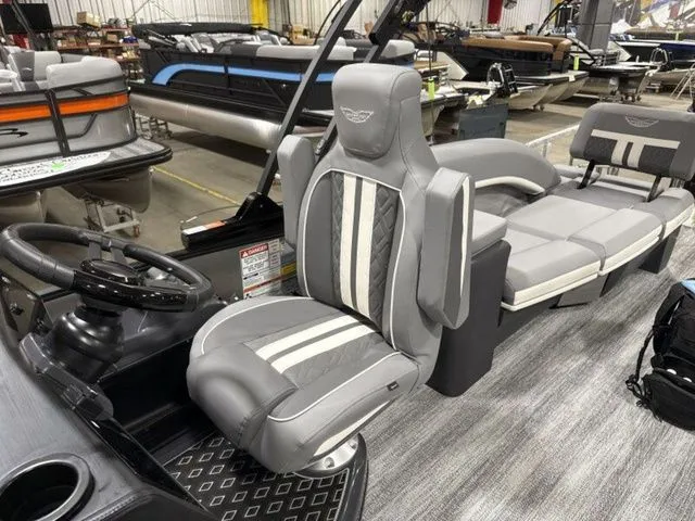 Slide: The Image of Bennington M Quad Bench 26 MSL Tritoon 2026 - 18