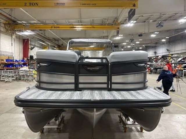 Slide: The Image of Bennington M Quad Bench 26 MSL Tritoon 2026 - 3