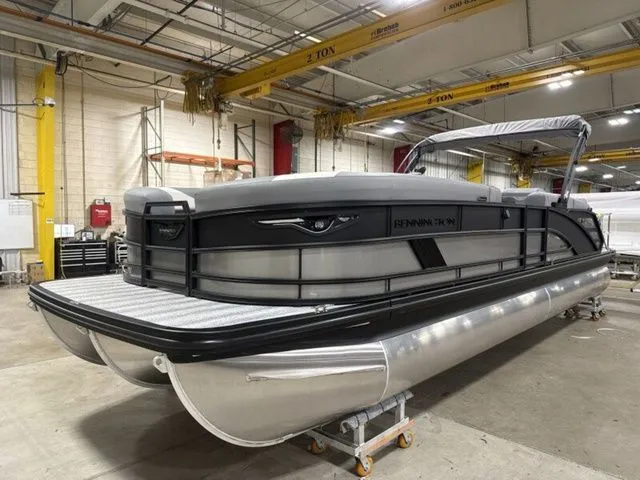 Slide: The Image of Bennington M Quad Bench 26 MSL Tritoon 2026 - 4