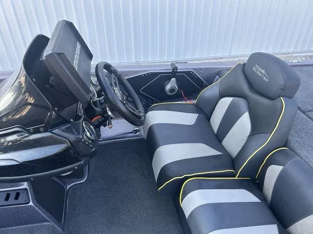 Slide: The Image of Skeeter ZX225 2019 - 11