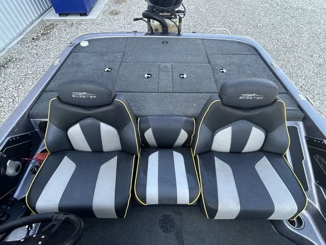 Slide: The Image of Skeeter ZX225 2019 - 13