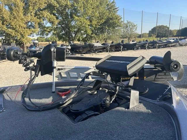 Slide: The Image of Skeeter ZX225 2019 - 18