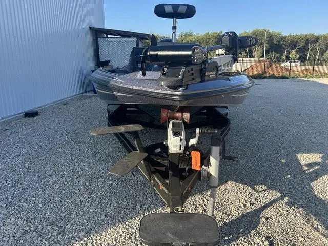 Slide: The Image of Skeeter ZX225 2019 - 7