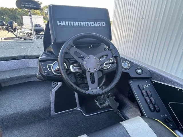 Slide: The Image of Skeeter ZX225 2019 - 9