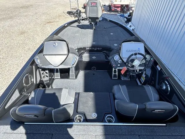 Slide: The Image of Ranger Boats Z520C Ranger Cup Equipped 2020 - 11