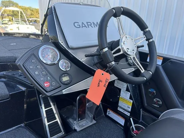 Slide: The Image of Ranger Boats Z520C Ranger Cup Equipped 2020 - 12