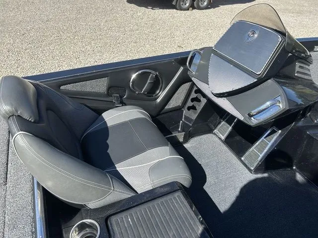 Slide: The Image of Ranger Boats Z520C Ranger Cup Equipped 2020 - 16